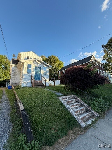 455 Tennyson Ave in Syracuse, NY - Building Photo