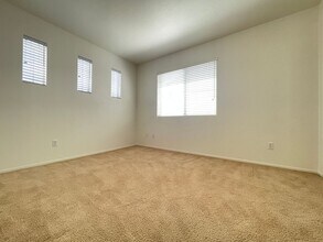 70 Belle La Blanc Ave in Las Vegas, NV - Building Photo - Building Photo