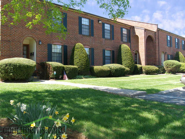 Bridle Path in Bethlehem, PA - Foto de edificio