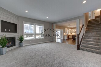 2049 Kerry Dr NE in Rochester, MN - Building Photo - Building Photo