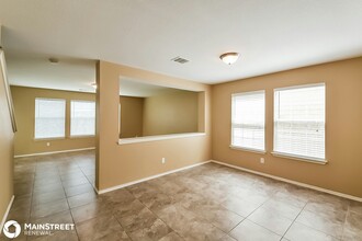 10 Basin Elm in San Antonio, TX - Building Photo - Building Photo