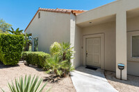 4 Pebble Beach Dr in Rancho Mirage, CA - Foto de edificio - Building Photo