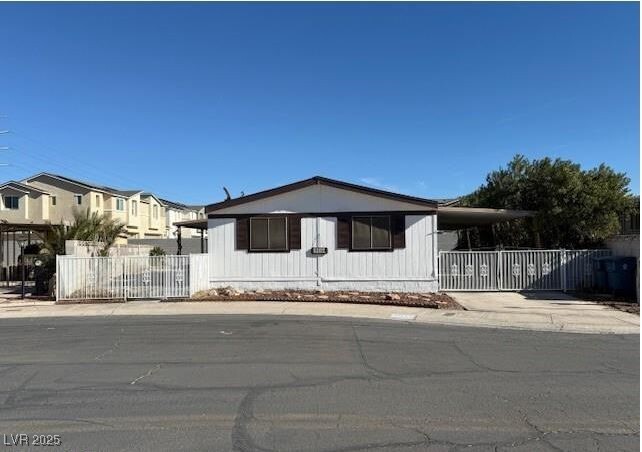 2916 Gavilan Ln in Las Vegas, NV - Building Photo - Building Photo