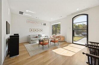 3672 Asbury St in Dallas, TX - Building Photo - Building Photo