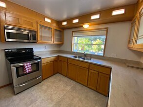 1651 Chiswick Ct in El Cajon, CA - Building Photo - Building Photo