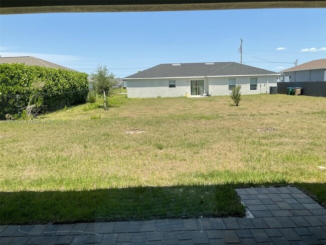 429 NE Juanita Pl in Cape Coral, FL - Building Photo - Building Photo