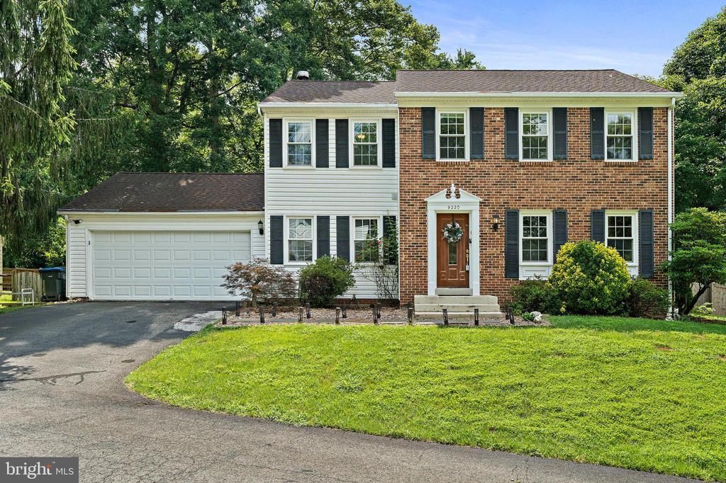 9220 Burnetta Dr in Annandale, VA - Building Photo