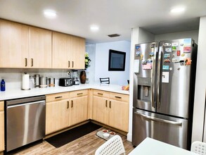 575 NW 98th Ave in Plantation, FL - Building Photo - Building Photo