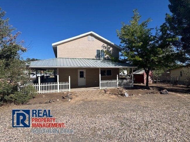 property at 102 N Main St