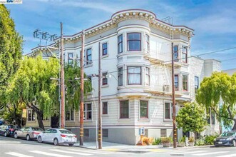 206 Steiner St in San Francisco, CA - Building Photo - Building Photo