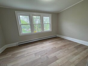 22 S Mountain Ave in Cedar Grove, NJ - Building Photo - Building Photo