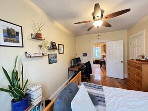 42 Gorham St, Unit 3 in Somerville, MA - Foto de edificio - Building Photo