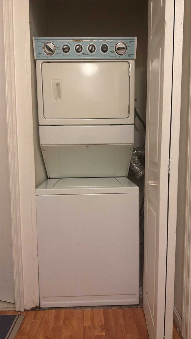 1017 Brixton Ct in Sterling, VA - Building Photo - Building Photo