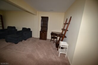 92 Jamestown Rd in Bernards, NJ - Building Photo - Building Photo