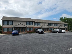 1523 Lincoln Heights Ave in Ephrata, PA - Building Photo