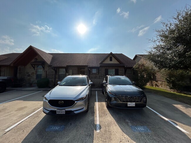 3332 Travis Cole Ave in College Station, TX - Building Photo - Building Photo