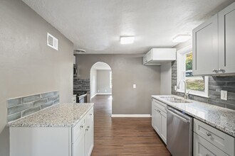 2807 N 52nd St in Kansas City, KS - Building Photo - Building Photo