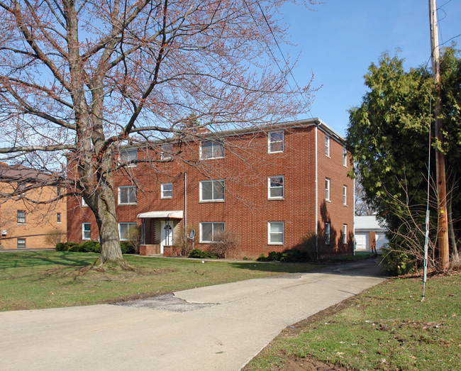 2845 Morewood Rd in Akron, OH - Foto de edificio - Building Photo