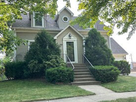 9530 Moody Ave in Oak Lawn, IL - Building Photo
