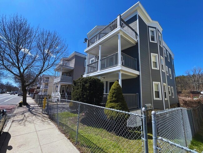 property at 3907 Washington St