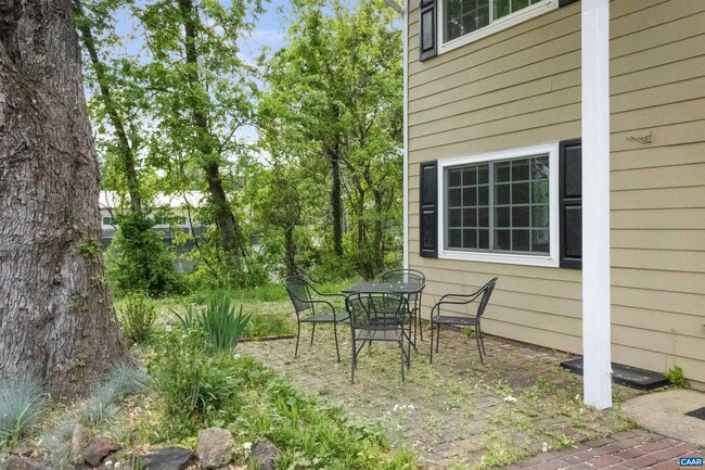 118 Woodlake Dr in Charlottesville, VA - Building Photo - Building Photo