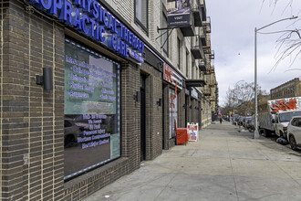 Pointe 26 in New York, NY - Foto de edificio - Building Photo