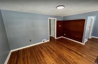 6 Curtis Ave in Baldwinsville, NY - Building Photo - Building Photo