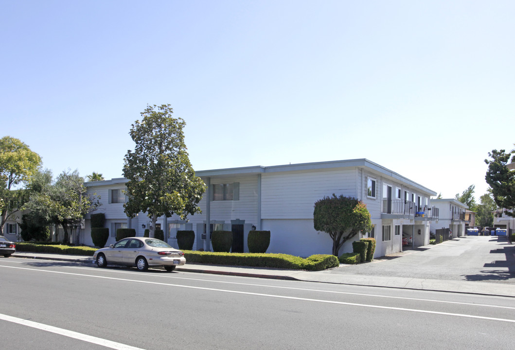 1624 Hollenbeck Ave in Sunnyvale, CA - Building Photo