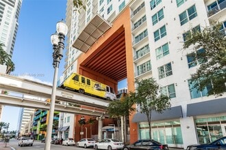 133 NE 2nd Ave in Miami, FL - Building Photo - Building Photo