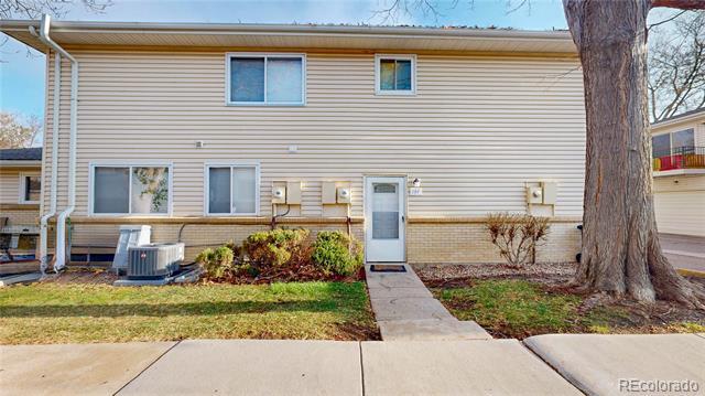 9195 Lehigh Ave in Denver, CO - Building Photo