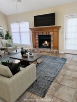 253 Woodcastle Dr in Florence, AL - Building Photo