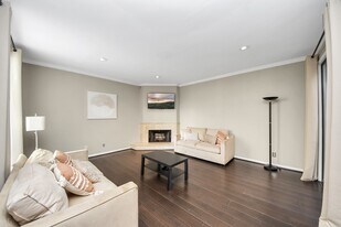 1112 Bering Dr in Houston, TX - Building Photo