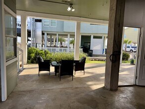 339 Admiral Cir in Tiki Island, TX - Building Photo - Building Photo