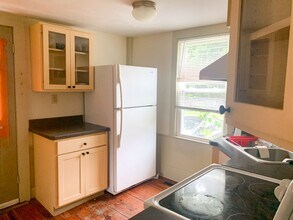 615 Riverside Dr in Northampton, MA - Building Photo - Building Photo