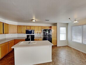 15030 N 150th Ln in Surprise, AZ - Foto de edificio - Building Photo