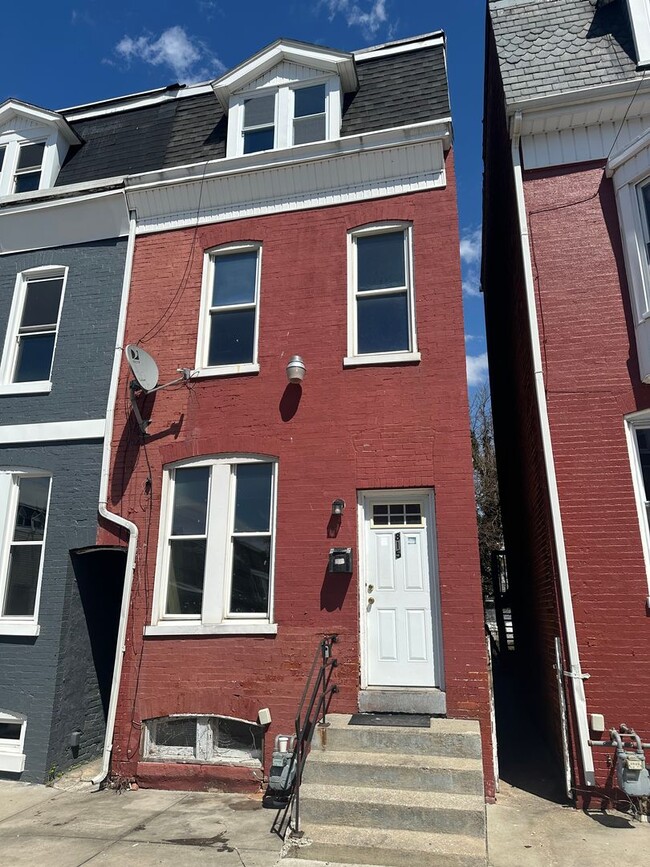 property at 815 S Beaver St