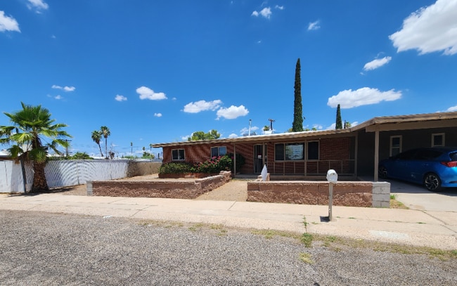 property at 7137 E 32nd Pl