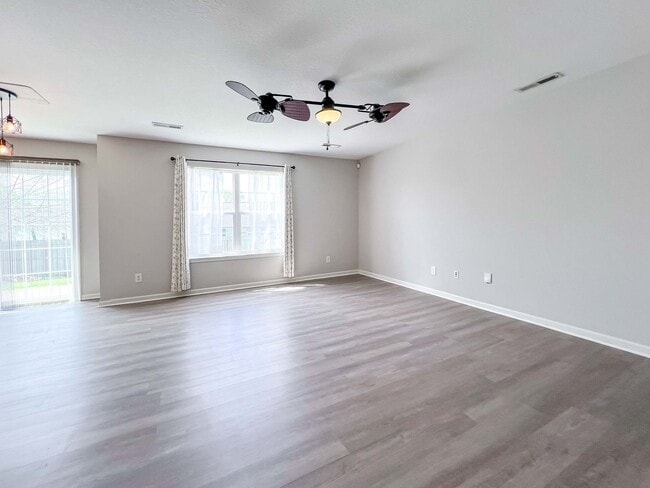 7717 Longshanks Rd in Corryton, TN - Building Photo - Building Photo