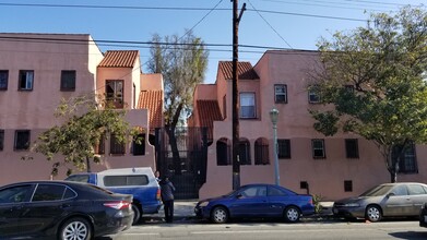 906-912 N Virgil Ave in Los Angeles, CA - Building Photo - Building Photo