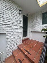 6941 Bay Dr in Miami Beach, FL - Foto de edificio - Building Photo