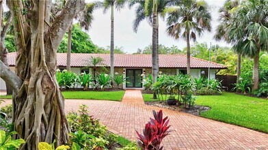 4 Copaire Rd in Sewalls Point, FL - Building Photo - Building Photo