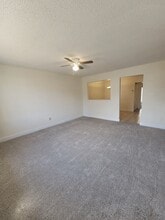 2047 Jason Dr, Unit A in Huntingdon Valley, PA - Foto de edificio - Building Photo