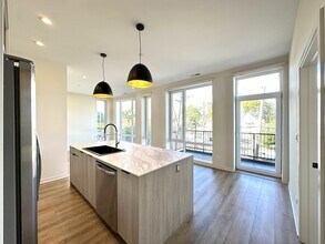 6340 W Belmont Ave, Unit 201 in Chicago, IL - Building Photo - Building Photo