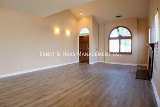 3560 Pine Ave in Long Beach, CA - Building Photo - Building Photo