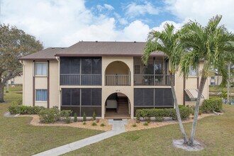 Pine Ridge IV Condominiums in Greenacres, FL - Building Photo - Building Photo