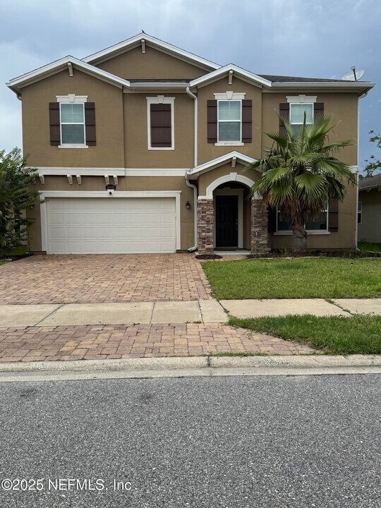 10135 Bedford Lakes Ct in Jacksonville, FL - Building Photo