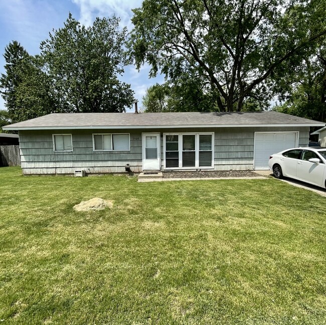 property at 1509 S Mattis Ave