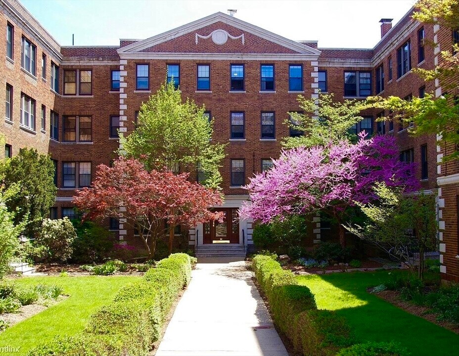 64 Queensberry St in Boston, MA - Building Photo
