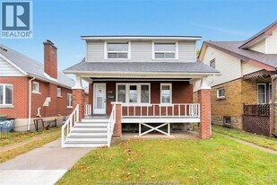 739 Josephine Ave in Windsor, ON - Building Photo