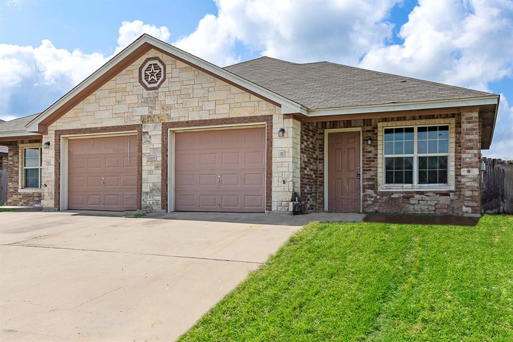 1005 Leah Dr in Troy, TX - Building Photo